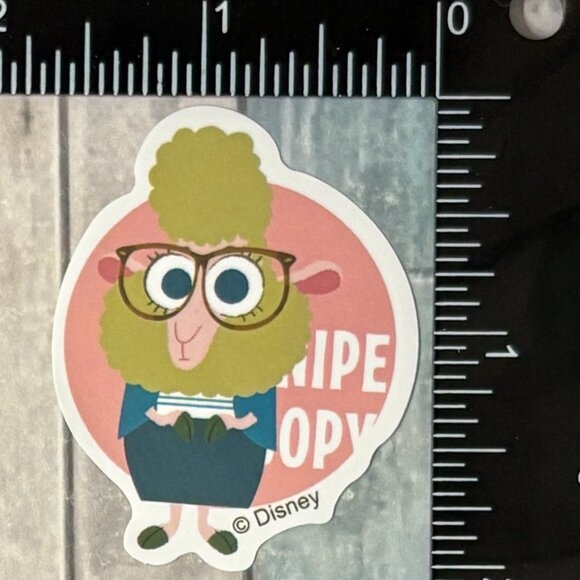 ๐10/$10๐ Disney Zootopia Reusable Waterproof Vinyl Sticker Decal - Picture 1 of 1